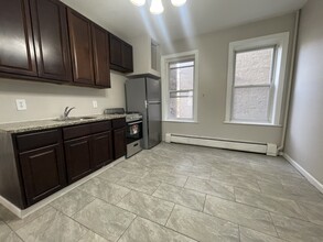 223 Fowler Ave, Unit 3 in Jersey City, NJ - Building Photo - Building Photo