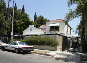 1634 N Serrano Ave in Los Angeles, CA - Building Photo - Building Photo