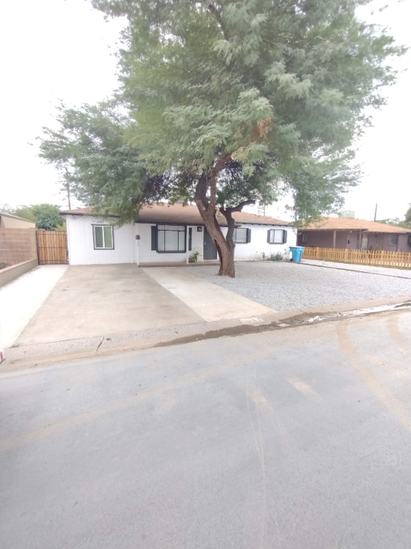3245 W Rose Ln in Phoenix, AZ - Foto de edificio - Building Photo