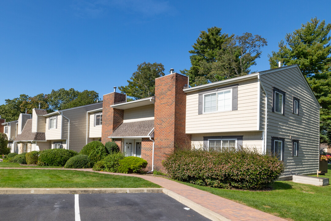 The Shores at Lake Point in Middle Island, NY - Building Photo