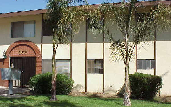 865 Rimpau Ave in Corona, CA - Building Photo - Building Photo