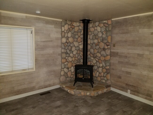 777 Clement St in South Lake Tahoe, CA - Building Photo - Building Photo