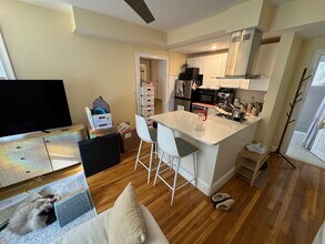 63 Walden St, Unit 2 in Cambridge, MA - Building Photo - Building Photo