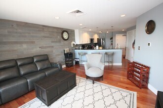 25 High St in Portland, ME - Foto de edificio - Building Photo