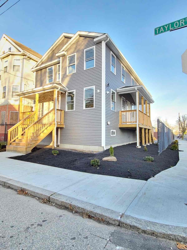 26 Taylor St