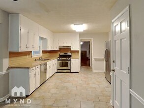2211 Tarence Ln SW in Lilburn, GA - Building Photo - Building Photo