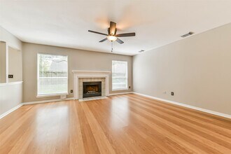 2107 Bennigan St in League City, TX - Building Photo - Building Photo