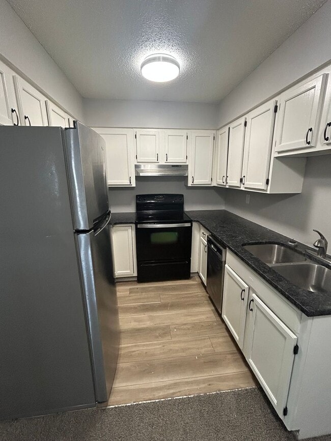 property at 1409 Sunset Dr