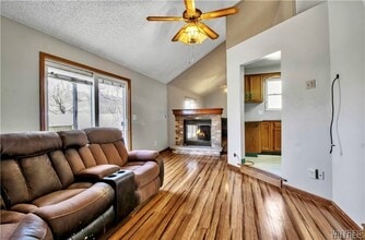 228 Pine St in Buffalo, NY - Building Photo - Building Photo