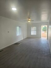 300 S 5th St in Santa Rosa, NM - Building Photo - Building Photo