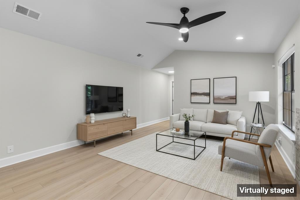 2215 Post Rd in Austin, TX - Foto de edificio