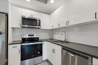 47 Beekman Ave in Sleepy Hollow, NY - Foto de edificio - Building Photo