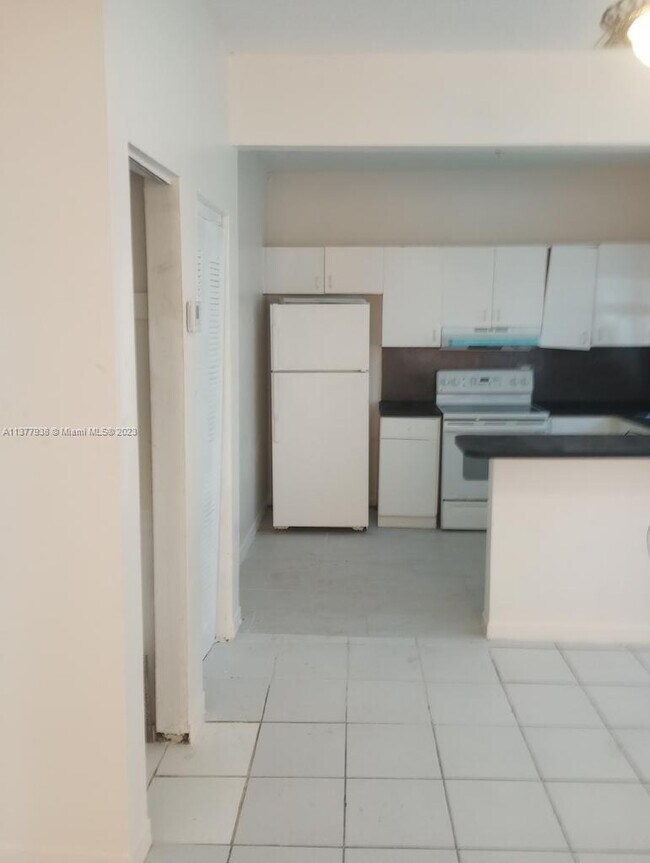 3128 NW 13th Ave-Unit -3128 in Miami, FL - Building Photo - Building Photo