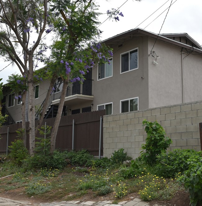 954 White Knoll Dr in Los Angeles, CA - Building Photo - Building Photo