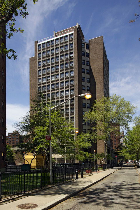 Chelsea Addition in New York, NY - Building Photo