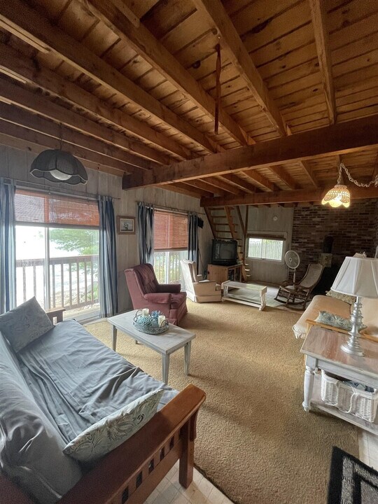 22 Safe Harbour Rd in Sebago, ME - Building Photo