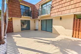 1420 Augusta Cir in Delray Beach, FL - Building Photo - Building Photo