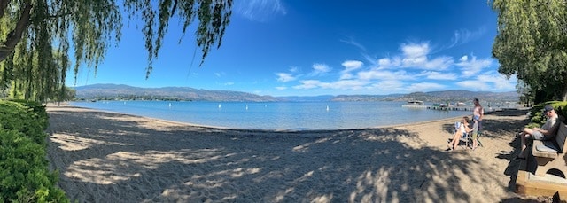 4004 Bluebird Rd in Kelowna, BC - Building Photo - Building Photo