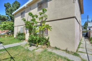 1023 E 28th St in Los Angeles, CA - Building Photo