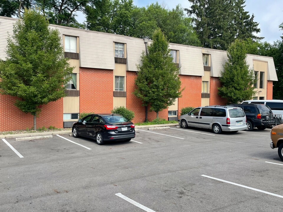 Fairfield Studio Apartments in Newark, OH - Foto de edificio