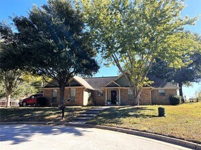 2401 Will St in Brenham, TX - Building Photo - Building Photo