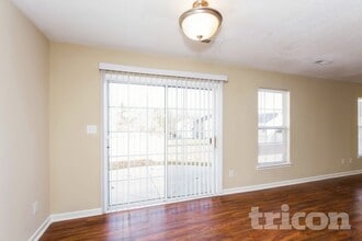 3323 Mazen Ct in Charlotte, NC - Foto de edificio - Building Photo