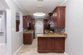 1102 W Villa St in Pharr, TX - Building Photo - Building Photo