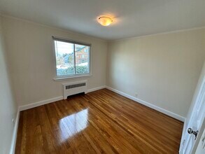 170 Summit Ave, Unit 2 in Quincy, MA - Foto de edificio - Building Photo