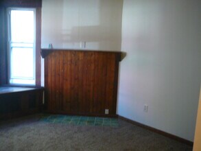 457 W 8th St, Unit 1st floor front #1 in Erie, PA - Building Photo - Building Photo