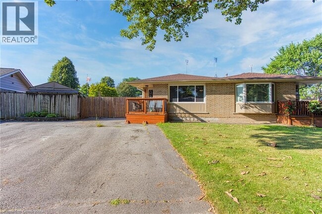 4453 Meadowvale Dr in Niagara Falls, ON - Building Photo - Building Photo