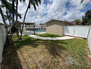 2405 SW 129th Ct in Miami, FL - Building Photo - Building Photo