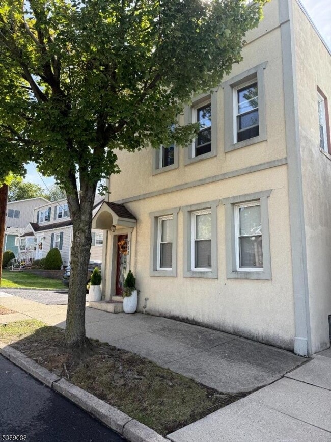 728 3rd Ave in Lyndhurst, NJ - Building Photo - Building Photo