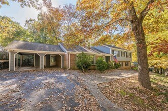 6640 Williamson Dr NE in Atlanta, GA - Building Photo - Building Photo
