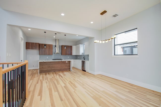 7016 Staffordshire Blvd in Houston, TX - Building Photo - Building Photo