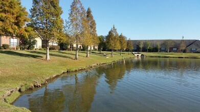 809 Summer Breeze Dr, Unit Summerwoodvillas1204 in Baton Rouge, LA - Building Photo - Building Photo