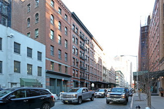 65 N Moore St in New York, NY - Building Photo - Building Photo