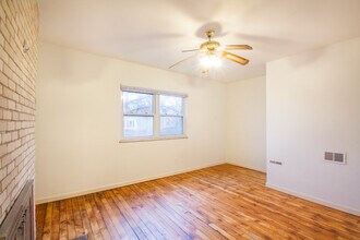 307 Biddle Ave, Unit 2 in Pittsburgh, PA - Foto de edificio - Building Photo