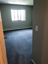 100 Grand View Ave, Unit 9A in Quincy, MA - Foto de edificio - Building Photo