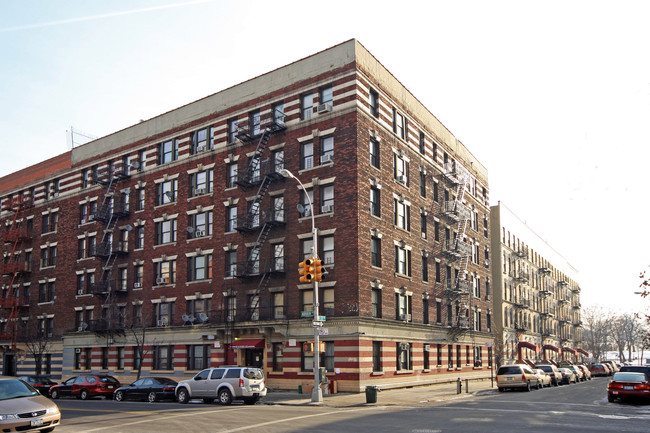 145 Audubon Ave in New York, NY - Building Photo - Building Photo