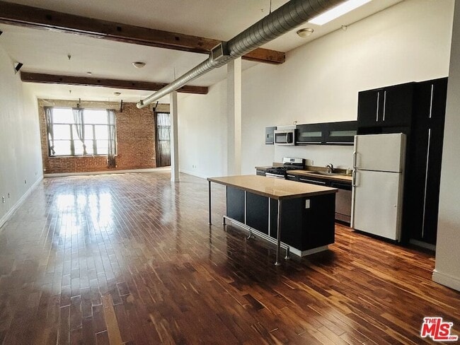 property at 652 Mateo St