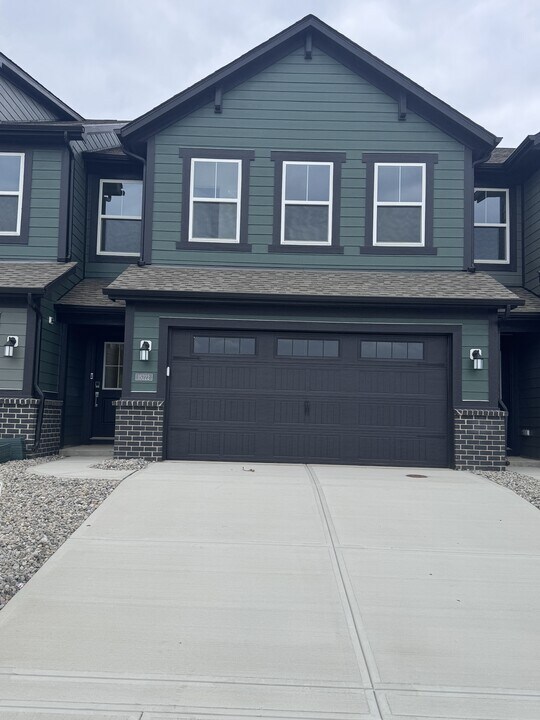 15222 Swallow Fls Wy in Fishers, IN - Building Photo