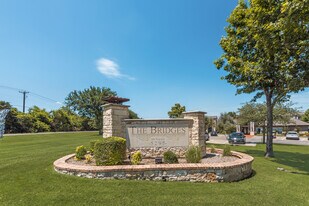The Bridges on Travis in Sherman, TX - Building Photo