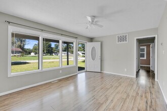 9229 Donerail Way in Louisville, KY - Building Photo - Building Photo