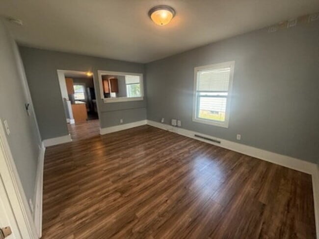 3306 SW 13th St in Des Moines, IA - Foto de edificio - Building Photo