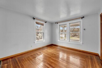 26 Center St in Bristol, CT - Building Photo - Building Photo