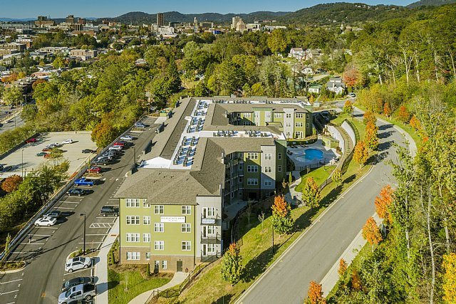 Beaucatcher Flats in Asheville, NC - Building Photo - Building Photo