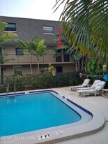1020 Pine Tree Dr in Indian Harbour Beach, FL - Building Photo