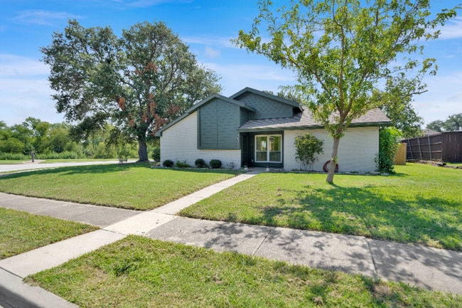 property at 2038 Sancerre Ln