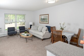 Briarcliff Apartments, a 55+ Community in Mahtomedi, MN - Building Photo - Building Photo