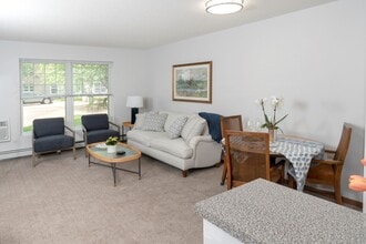 Briarcliff Apartments, a 55+ Community in Mahtomedi, MN - Building Photo - Building Photo